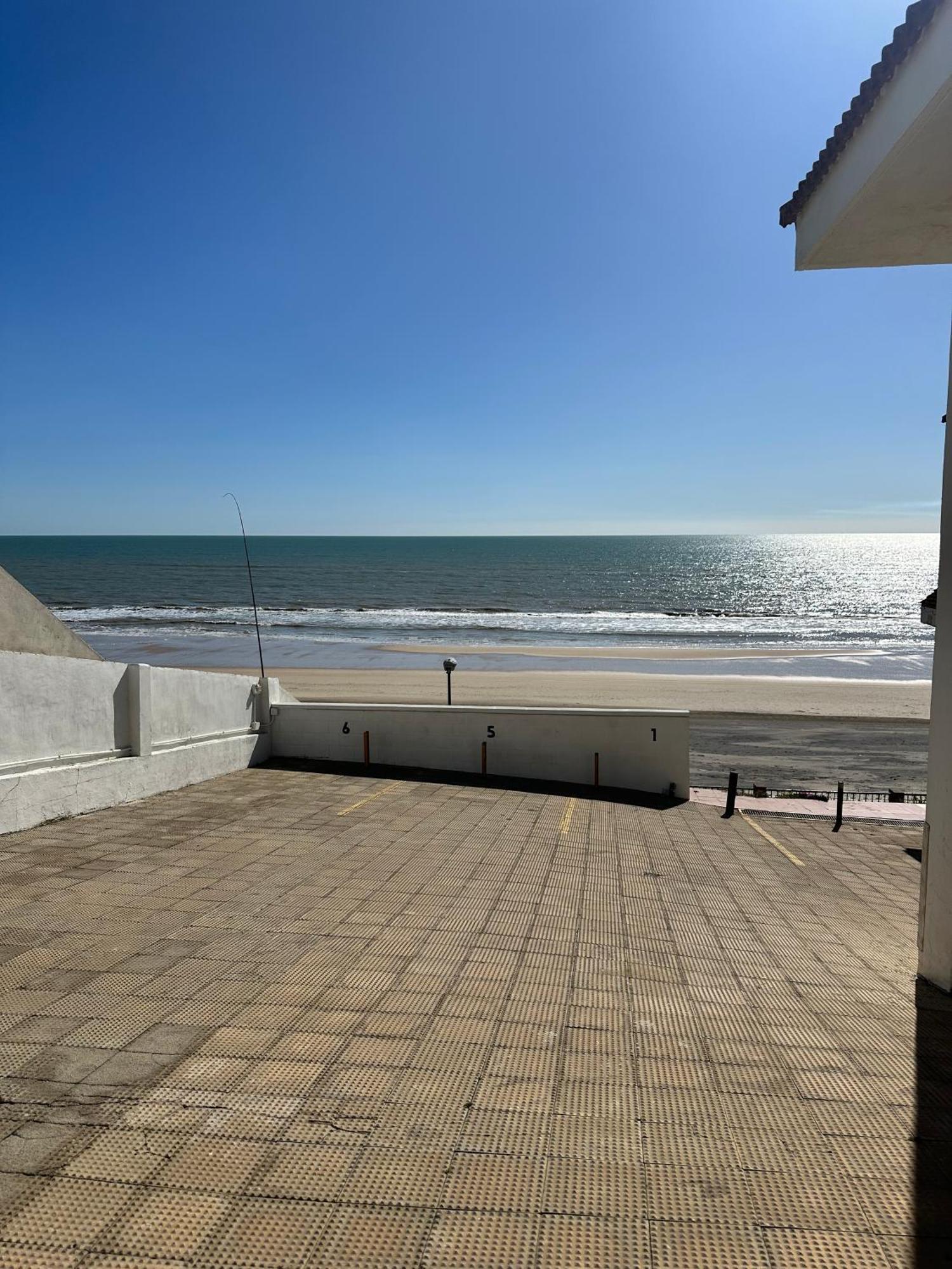 A La Orilla Del Mar *